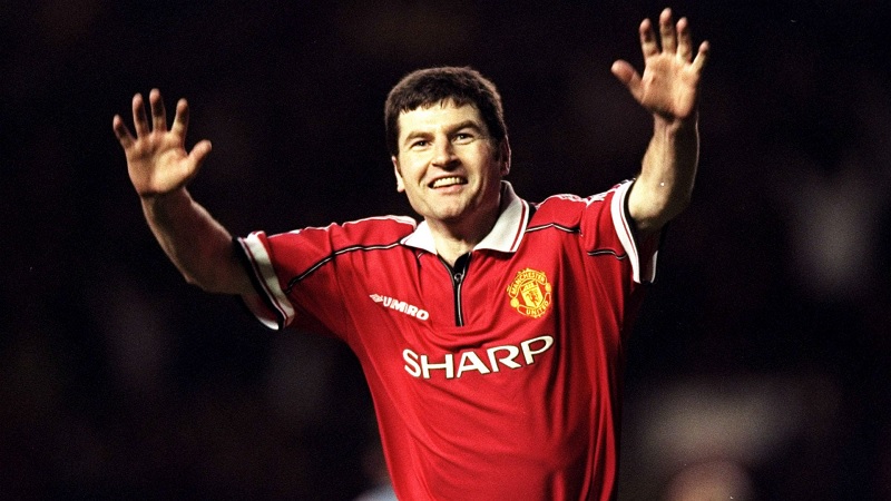 hau-ve-trai-denis-irwin