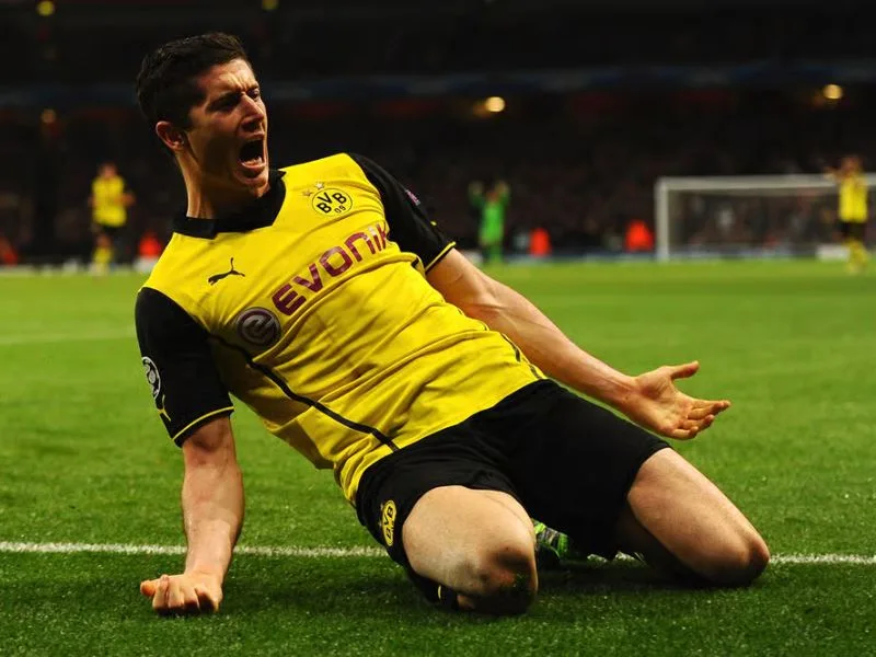 robert lewandowski tieu su su nghiep cua co may san ban ba lan