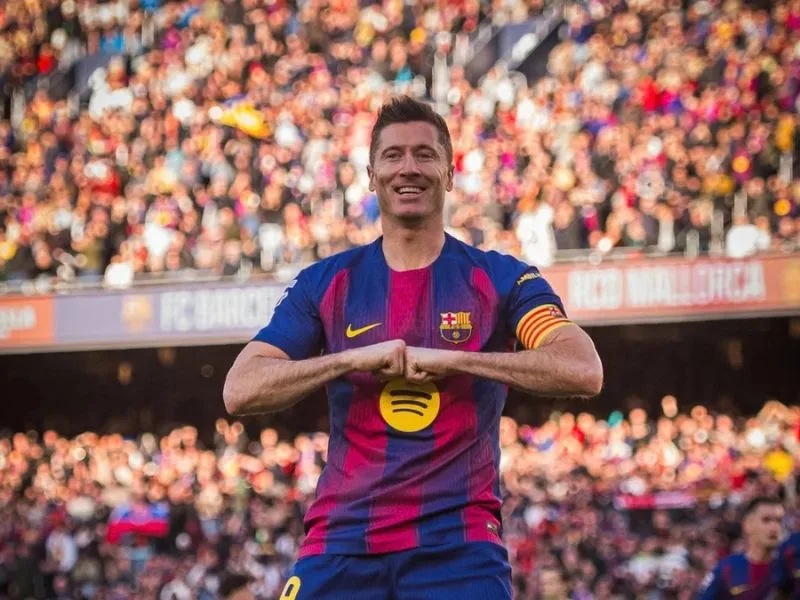 robert lewandowski tieu su su nghiep cua co may san ban ba lan